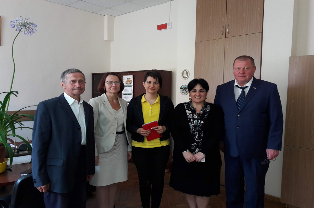Стажировка молодых специалистов в ботаническом саду Минска